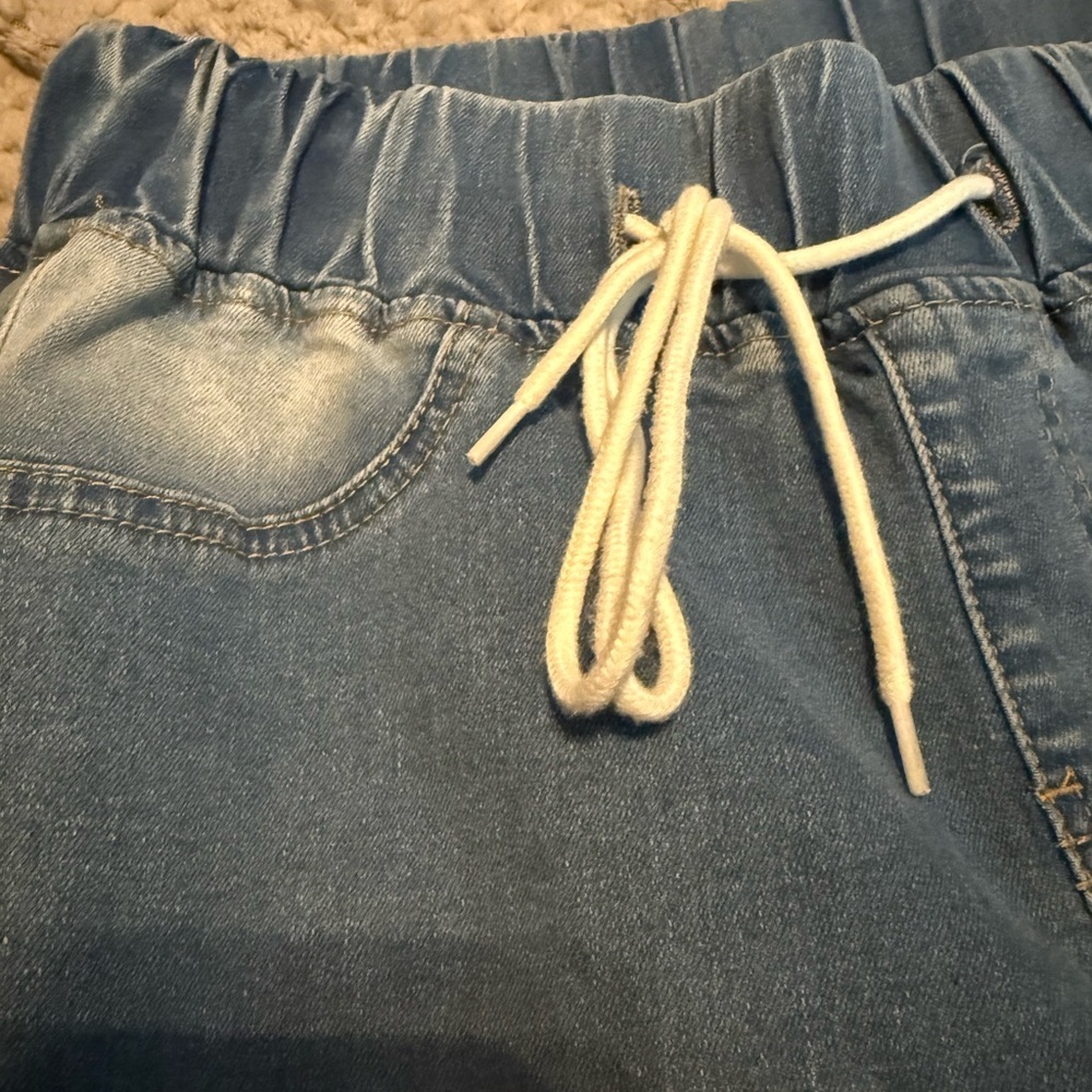 👖 **SHEIN Light Wash Elastic Waist Jogger Jeans** Size **28 | Pull-On Style - Picture 3 of 6